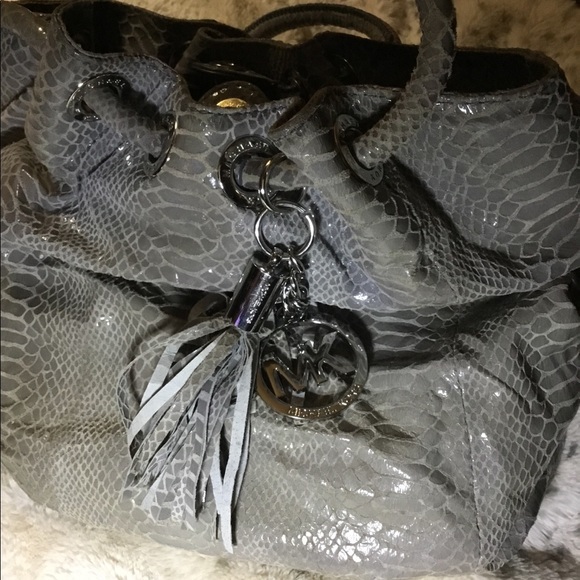 Faux snakeskin leather bag - Picture 2 of 5